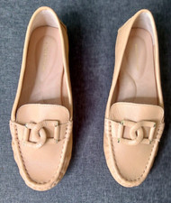 NWOB Antonio Melani Leather Lined Beige Loafers Size 8