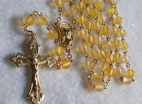La Petit Moon Glow Yellow Crystal Rosary in Gold with Primrose Trinket Box - Picture 7 of 10