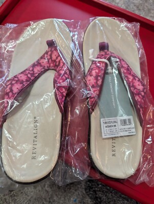 Waco Shoe Co. Yumi Mod Floral Women's Size 9 Red Plum Thong Sandals New