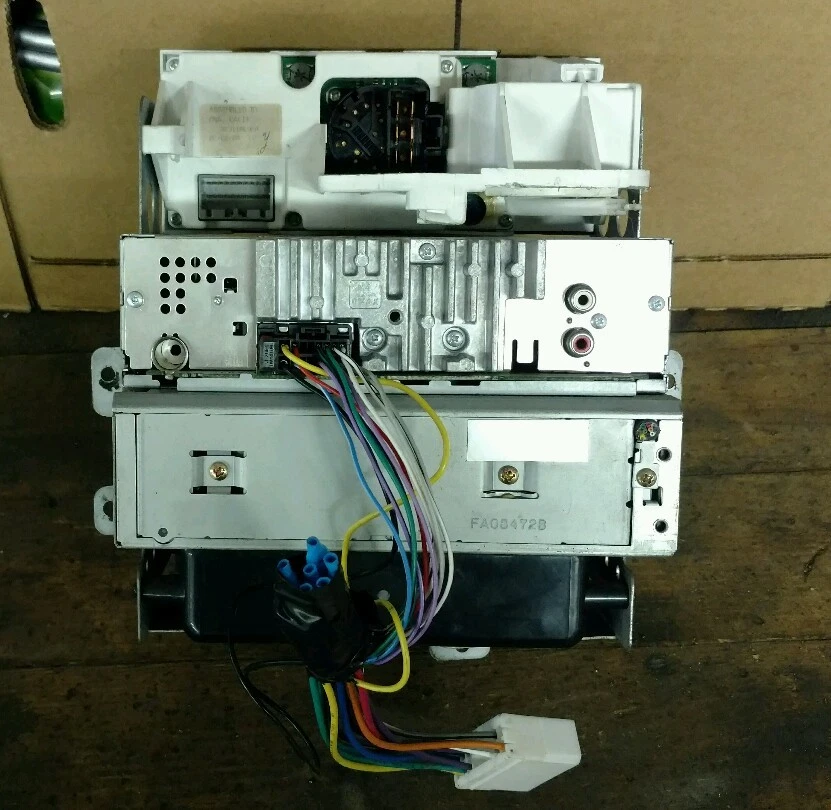 SUBARU LEGACY CLIMATIZADOR A/C/CAMBIADOR DE 6 CD OEM 2000,2001,2002 Foto 2 de 2