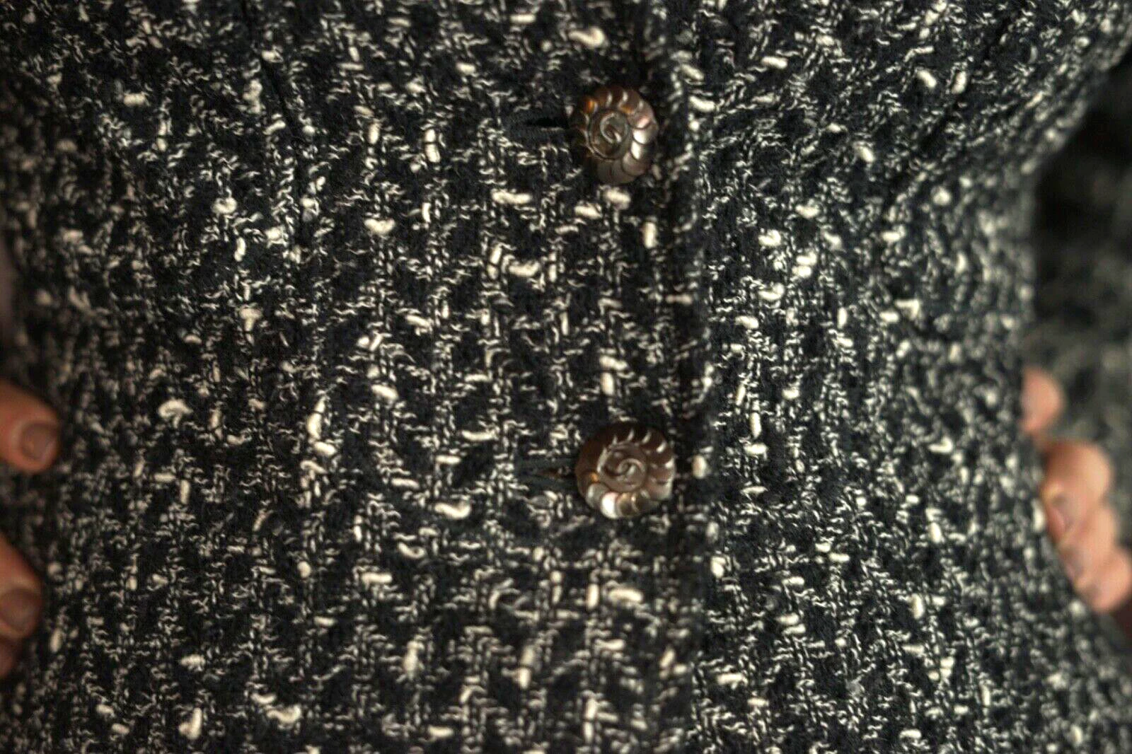 Tuta Chanel vintage FR 38 giacca e gonna in tweed