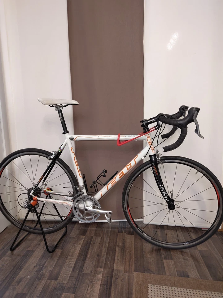 Rennrad Der Firma Felt zu Verkaufen Felgenbremsen Mit Alurahmen