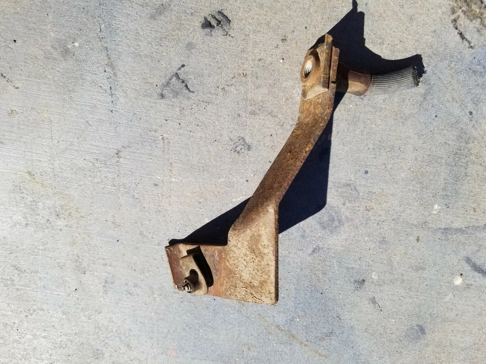 1965 DODGE CORONET REAR BRAKE LINE BRACKET HOLDER SUPPORT 1964 PLYMOUTH MOPAR - Image 2 of 4