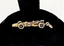 VINTAGE O.C.TANNER HIGH DETAIL 10K GOLD AMERICAN RED BALL RACE CAR CHARM