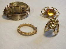 Beautiful Collectible Gold Tone Scarf Clip Set 4 Monogram Amber Rhinestone NICE