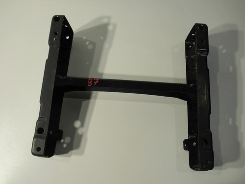 VW Caddy 2K 2K5 15-20 Bj. Fahrersitz vorne links Sitz Sitzkonsole Original