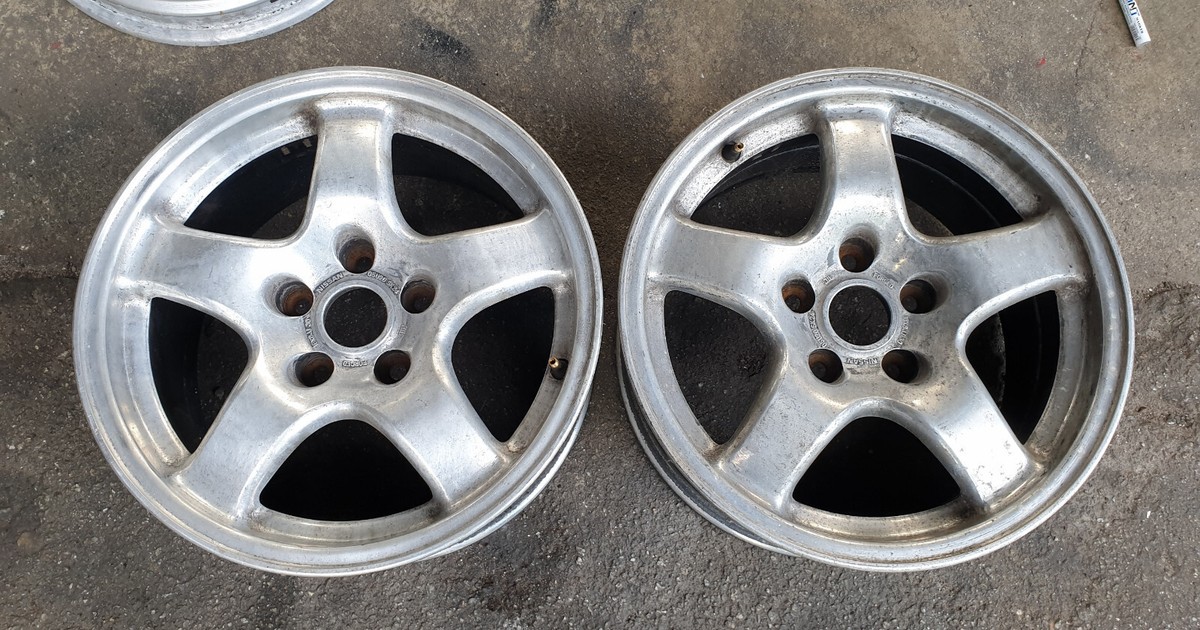 2pc ONLY JDM stock Nissan skyline R32 GTR BNR32 16 2pc ONLY JDM stock Nissan skyline R32 GTR BNR32 16