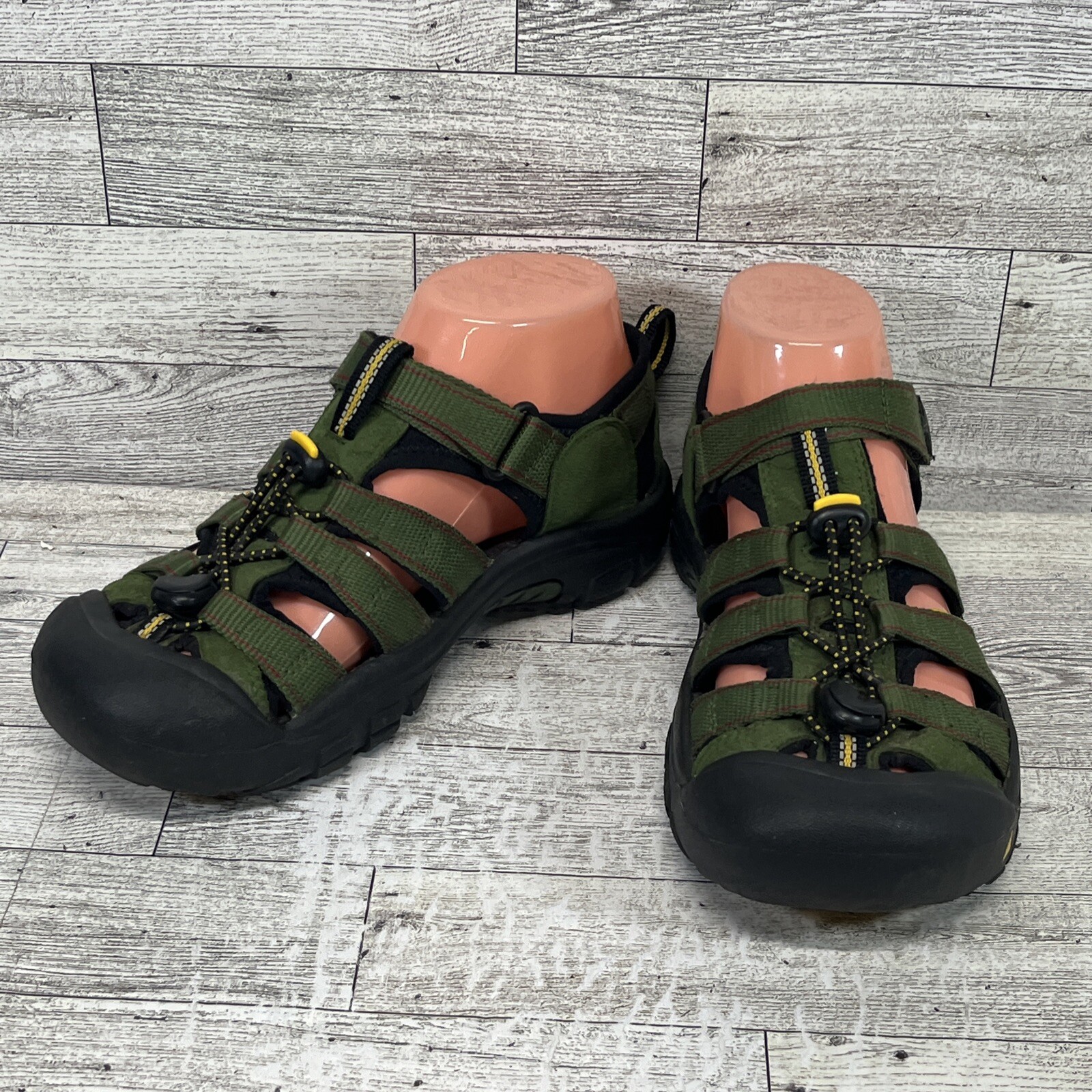 Sandali Keen Newport H2 verdi impermeabili scarpe da trekking giovani taglia 4