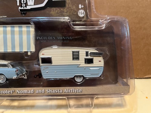 1/64 GREENLIGHT HITCH & TOW 1955 CHEVROLET NOMAD & SHASTA AIRFLYTE TRAILER BLUE - Picture 3 of 4