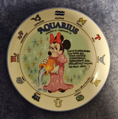 vintage Walt Disney Signs of the Zodiac Aquarius Minnie Mouse ceramic Plate 