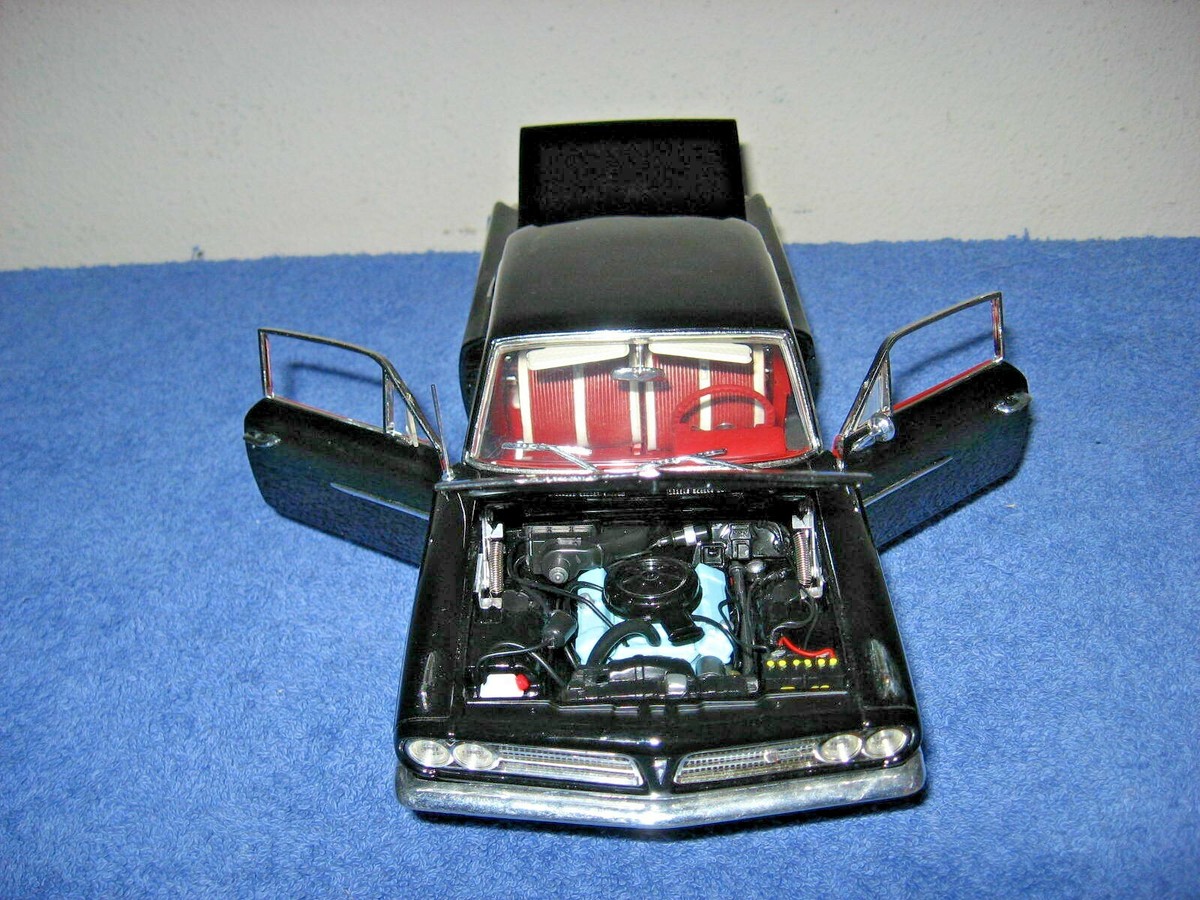 1/18 HIGHWAY61 ポンテアック テンペスト スーパーデューティ 1963 PONTIAC Super Duty White 