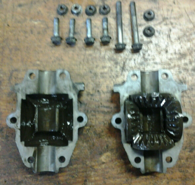 John Deere 726 826 Snowblower Differential Gear M45941 M45939 for