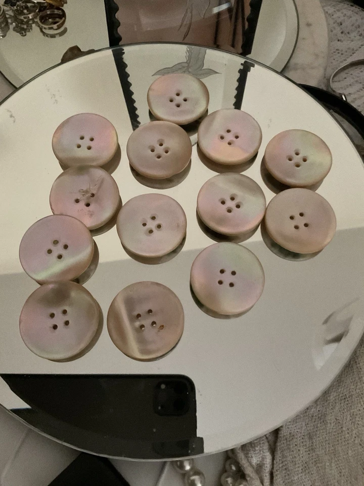 13 件珍珠母纽扣复古 1 个约 4 个孔,所有不同但相当多 — 第 2/4 张图片