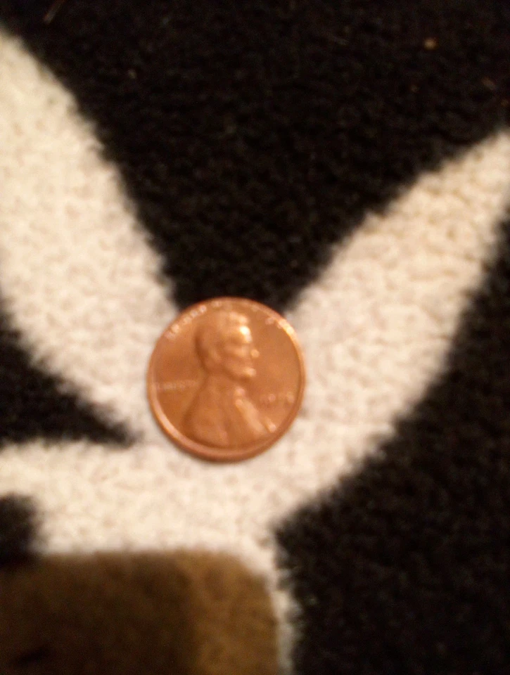 1975 No Mint Mark Penny Error Wide AM Best Sellers Coins Right Here  - Image 2 of 4