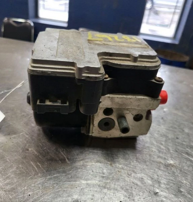 Conjunto de bomba de freno antibloqueo ABS 2001-2002 Chevy S10/S15 Sonoma 4x4 sin ZR2 OEM Foto 2 de 4