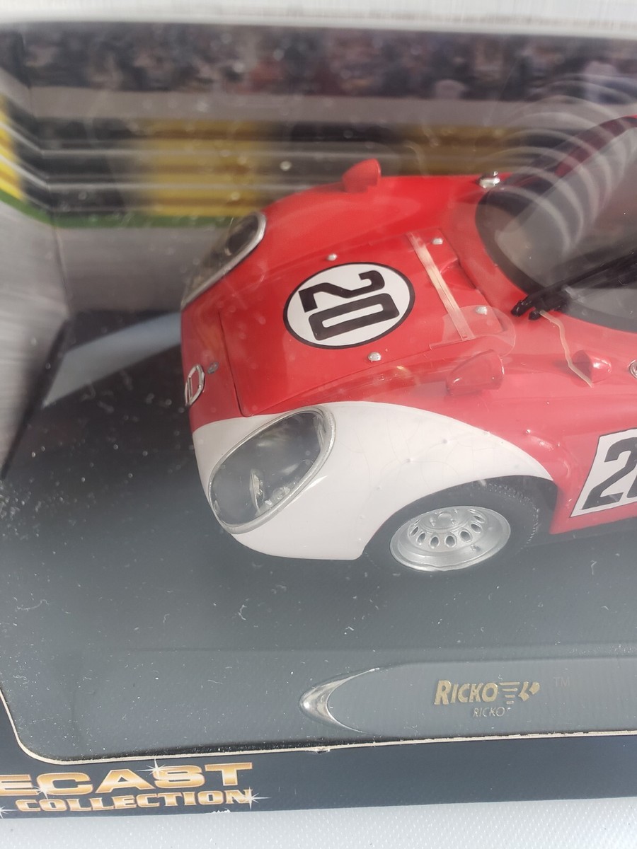 Alfa Romeo 33.2 Series Racing Daytona Diecast Car 1:18 Red