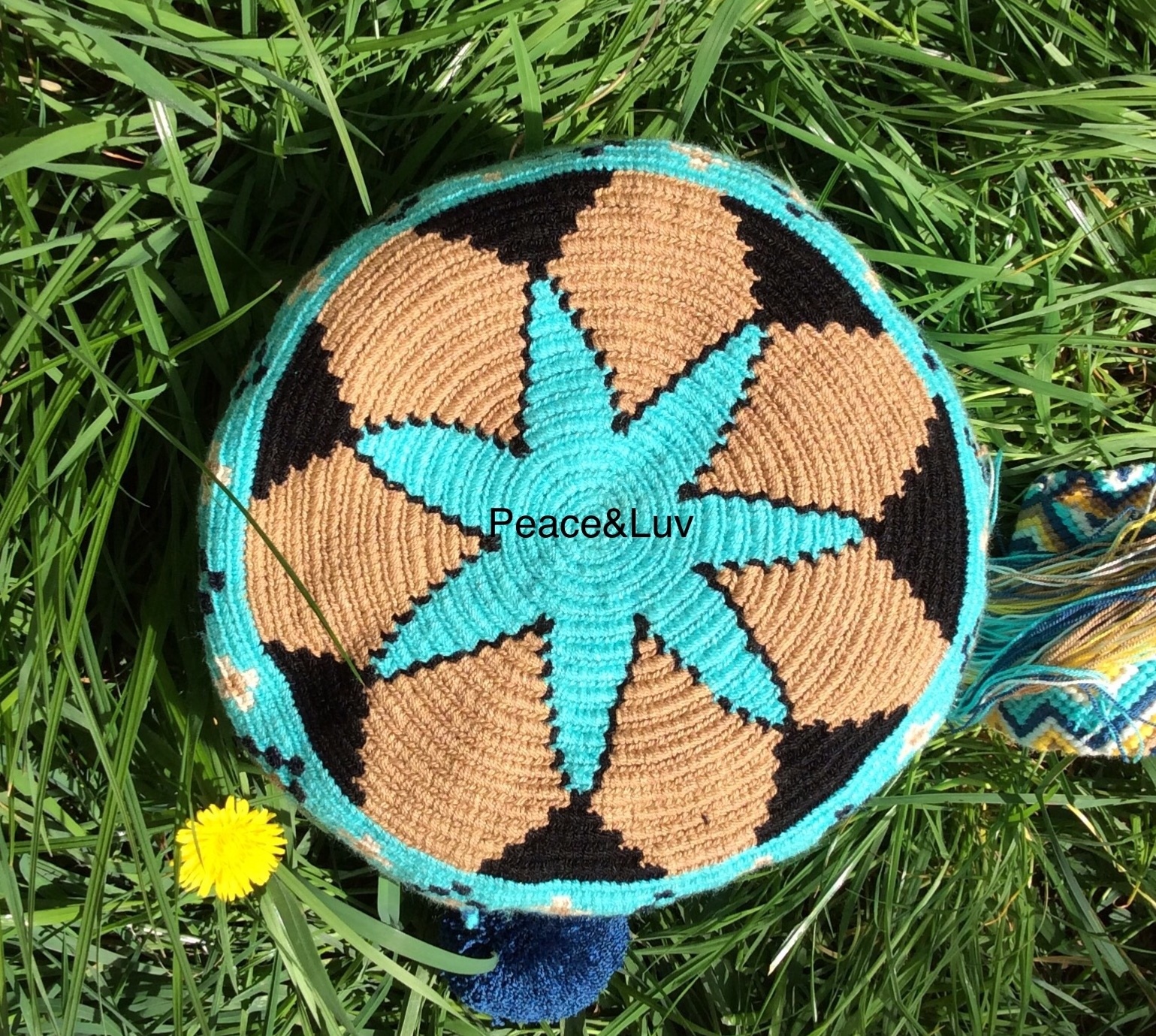REDUCTIONS!!Authentique Colombian Wayuu  mochila dos hebras rare design! image 6