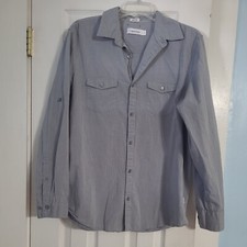 Calvin Klein Men's Size Medium Gray Button Up Pocket Shirt