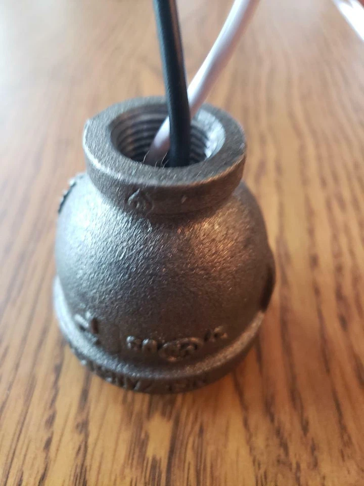 industrial iron pipe lamp light socket - Image 2 of 4