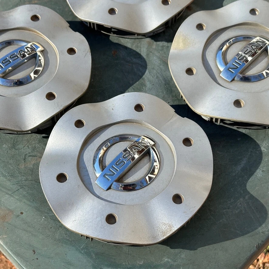 Комплект из 4 центральных колпаков Nissan Murano 2003-2005 p/n 40315 CA100 - Изображение 3 из 4