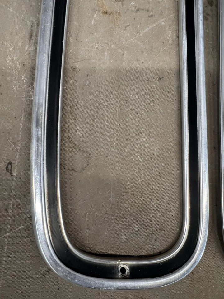 Lámpara trasera Ford Econoline 1975-1991 furgoneta biseles moldura E100 E150 E250 Foto 2 de 4