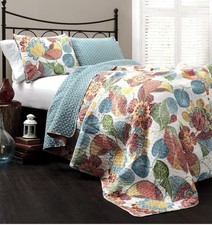 Layla Quilt Floral Leaf Print 3 Piece Reversible Bedding Set, Full/Queen-Ora/Blu