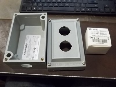 NIB ALLEN BRADLEY 800H-2HZ4R SER C HEAVY DUTY ENCLOSURE (LL8)