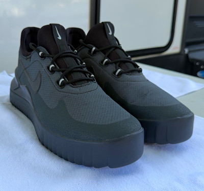 Rare Nike Air Wild Black Anthracite 2017 Shoes Size 9 Athletic Mid Top 917547