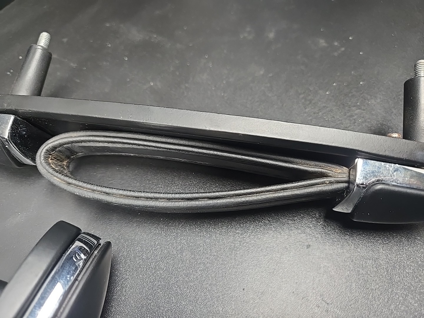 M139 03-13 Maserati Quattroporte Interior Roof Headliner Grab Handle Set OEM