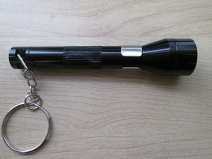 Falso Llavero Linterna Mini Pipa Para Fumar Escondidas Un Toke 10 Pantallas Gratis Negro Ebay