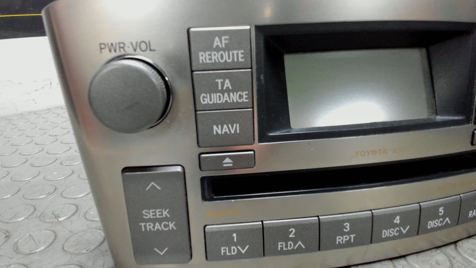 Radio ( Ohne Codekarte ) Toyota Avensis 1.8 Vvt-i Combi T25 12 Monate Garantie - Bild 2 von 4