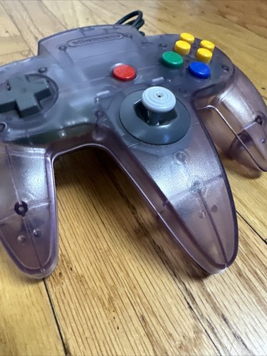 Controller Nintendo 64 vintage autentico Atomic VIOLA N64 OEM FUNZIONANTE buono stick - Foto 3 di 13
