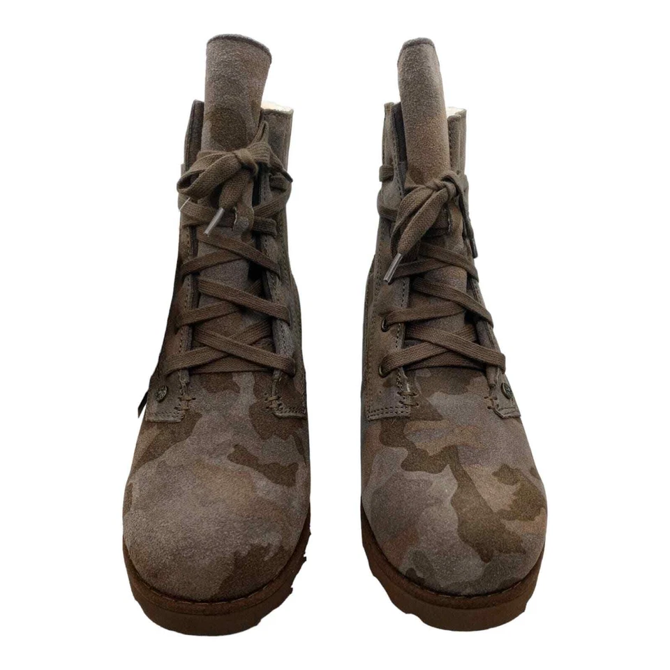 Bota con cordones BearPaw Krista - Earth Camo 242, EE. UU. 7 mediana nueva con caja y etiquetas Foto 2 de 4