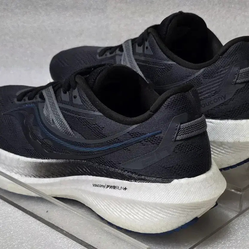 Saucony Triumph 20 PWRRUN+ Running Shoes Men 275 thumbnail 5