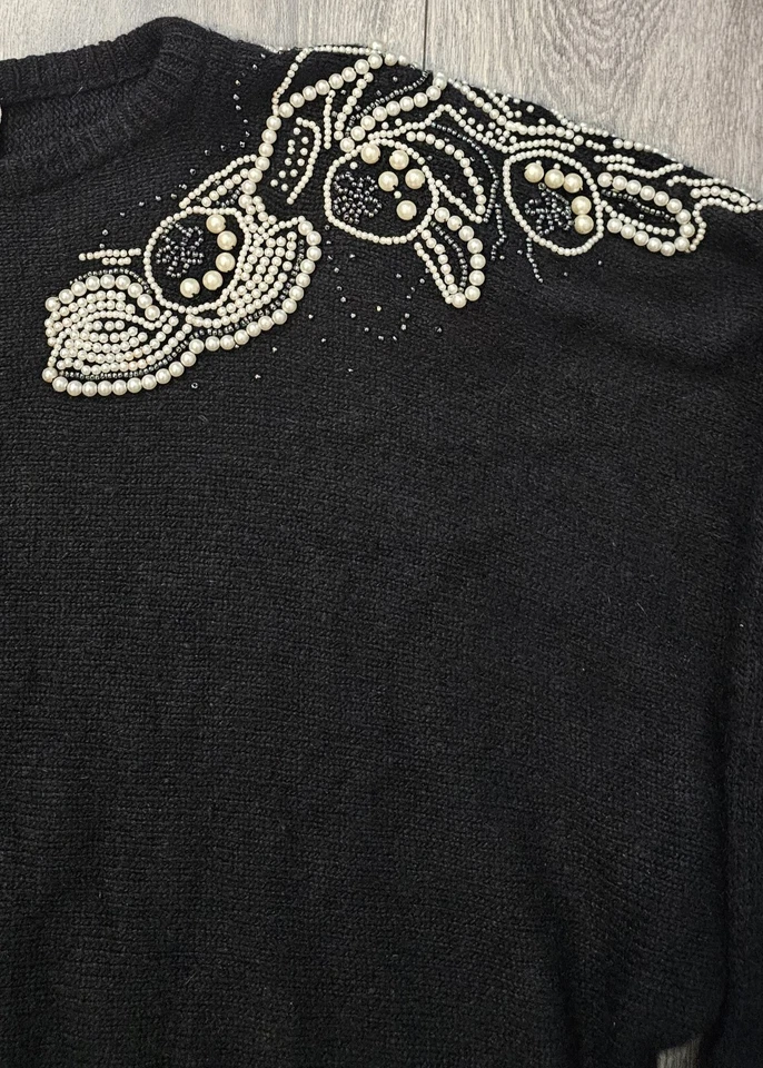 Женский свитер Roberta Di Castelli с бисером на плечах с длинным рукавом черный размер 22/24 - Изображение 4 из 4