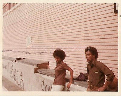 THE WAY IT WAS IN THE 1970's Vintage FOUND PHOTO Color ORIGINAL Snapshot 58 47 U