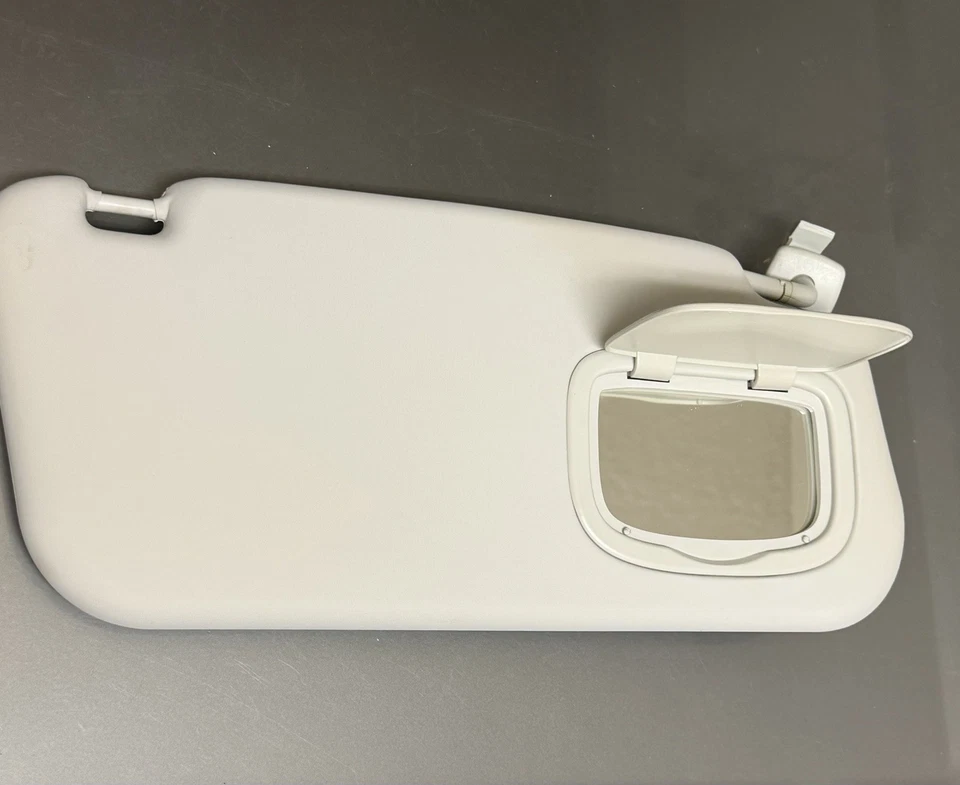 DEFEITO 2014-2017 Fiat 500L passageiro direito viseira solar sombras refletor solar fabricante de equipamento original - Imagem 4 de 4