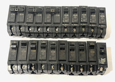 Lot Of 18 GE T Circuit Breakers 40 30 20 15 Amp Single Double Good Condition