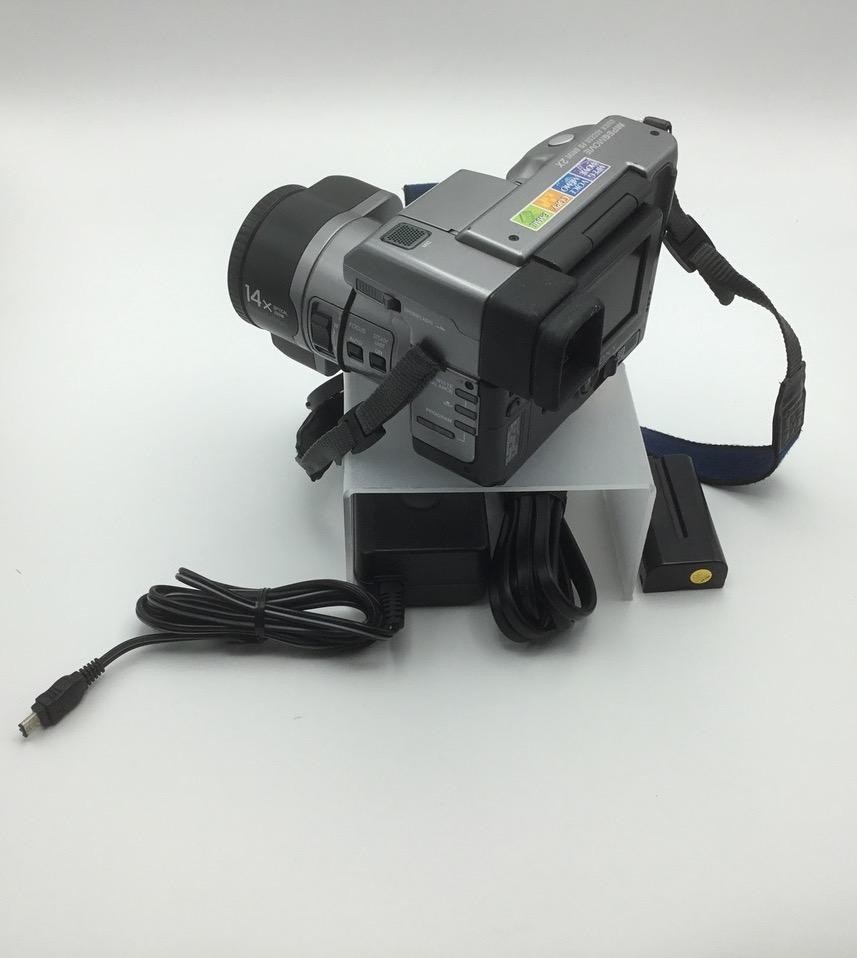 Sony Mavica MVC FD91 0.9MP Digital SLR Camera - Black & Metallic