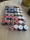 Vintage Nähgarnspulen Konvolut 40 gemischte Marken Fabrik verpackt & geöffnet