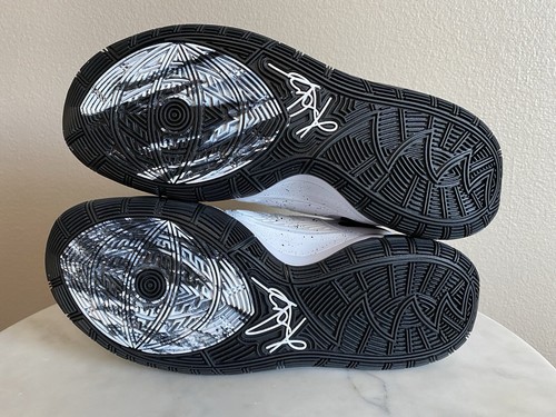 Size 11 - Nike Kyrie 6 Oreo - BQ4630-100 - Picture 4 of 5