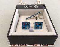 Original Penguin By Munsingwear Suited Cuff Links & Tie Pin Set In Gift Box 1770 Original Penguin By Munsingwear Suited Cuff Links & Tie Pin Set In Gift Box 1770