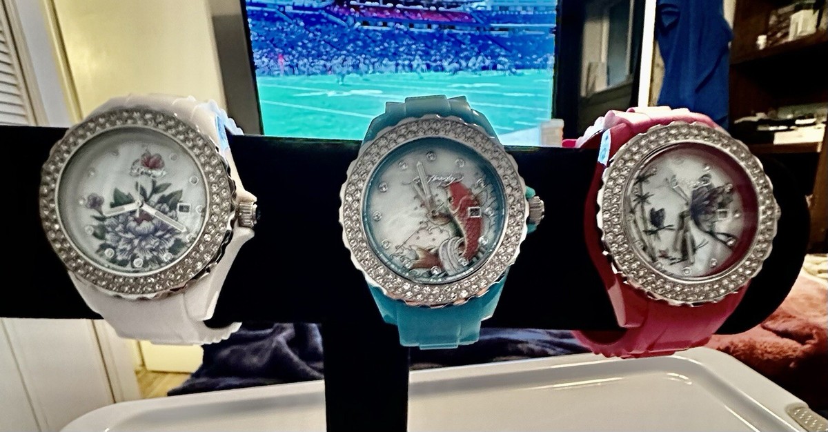 Ed Hardy Women's Watches Set Of 3 Kills Love Slowly Need Ed Hardy Women's Watches Set Of 3 Kills Love Slowly Need