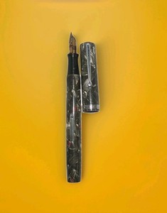 Vtg Waterman's Fountain Pen 94 Ideal Steel Quartz Red Flecks 1930s Gold Nib NICE