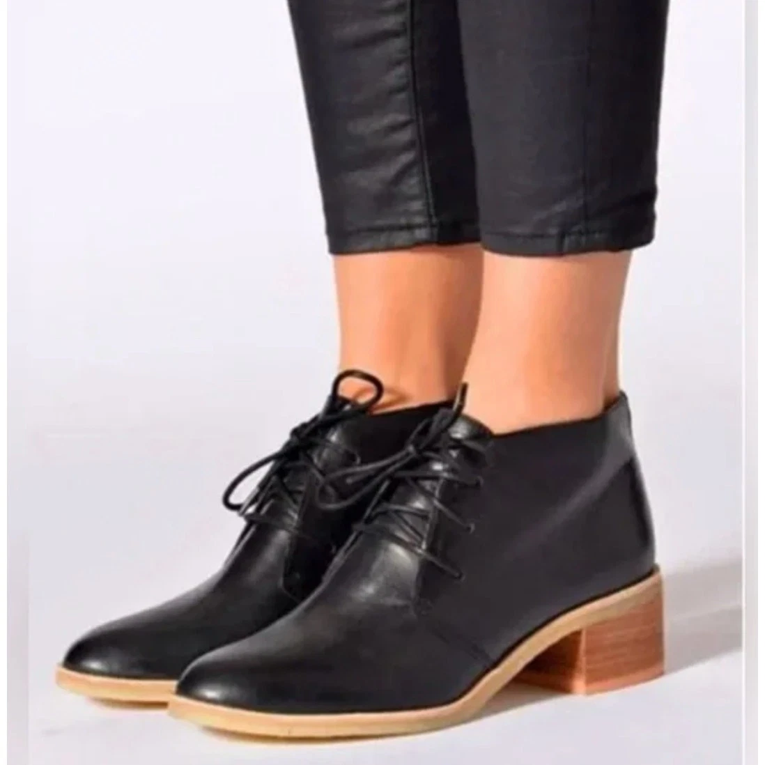CLARKS Stivaletti Clark’s Originals Phenia Carnaby Oxford in pelle nera taglia 8