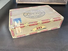 Cigar Box Van Dyck General Cigar Co 32's For Value Vintage Empty Collectible 