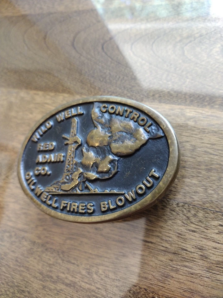 DE COLECCIÓN AÑOS 70 *RED ADAIR CO WILD WELL CONTROL* HEBILLA DE CINTURÓN DE CAMPO PETROLÍFERO Foto 4 de 4