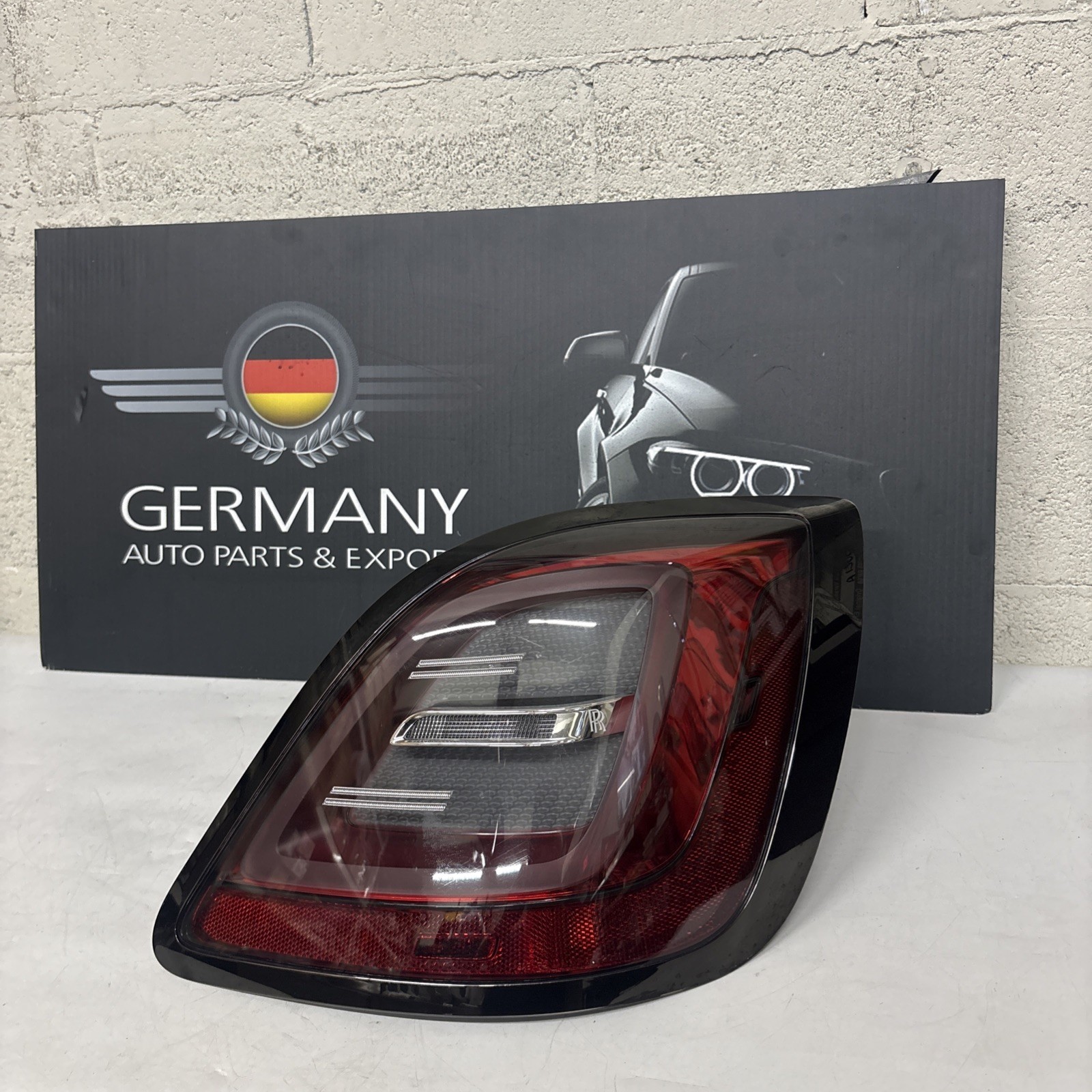 Rolls-Royce Ghost Black Badge 2021-2024 Rear Right Tail light trim Black