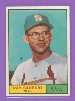 NM-MINT+/- CENTERED RAY SADECKI 1961 TOPPS #32 HIGH GRADE SUPER SHARP TPHLC-3924