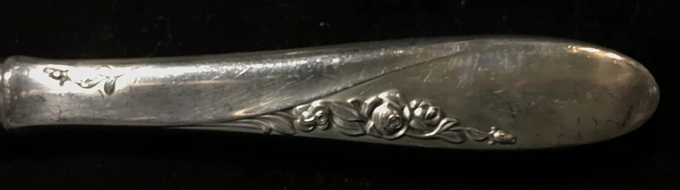 Cubiertos de plata de ley - Cuchillo regular moderno con spray de rosa de Pascua Foto 2 de 4